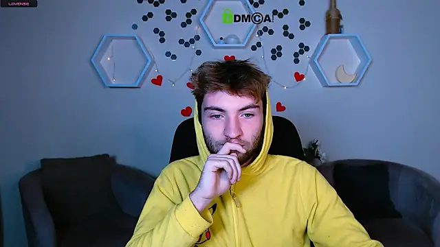 Snapshot of joseph_bear_ chatting on 10/08/25, 07:03 joseph bear online show from 10/08/25, 07:03