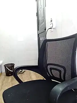 Viviann08 online show from 04/04/26, 04:13