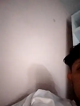 Snapshot of hdz3012 chatting on 04/03/26, 12:39 hdz3012 online show from 04/03/26, 12:39