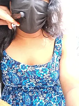 Snapshot of BeautyGirl_sara chatting on 10/14/25, 07:31 BeautyGirl sara online show from 10/14/25, 07:31