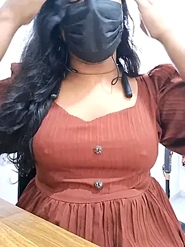 BeautyGirl sara online show from 10/28/25, 07:18