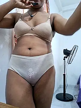 BeautyGirl sara online show from 06/18/26, 04:44