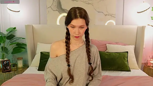 MaryNixon  online show from 03/07/26, 05:14