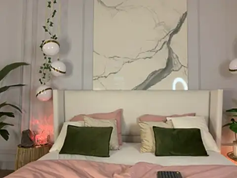 MaryNixon  online show from 04/09/26, 05:20