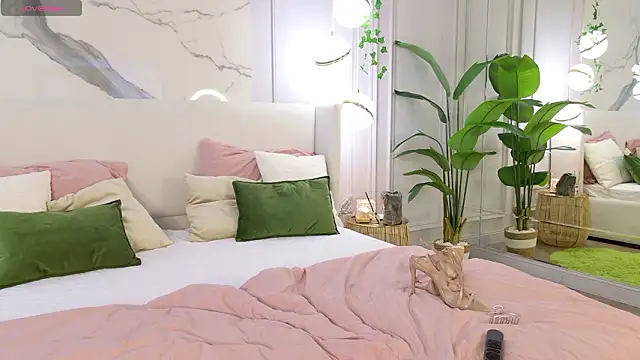 MaryNixon  online show from 02/23/26, 05:09