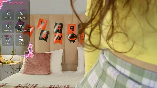 MaryNixon  online show from 10/28/25, 05:08