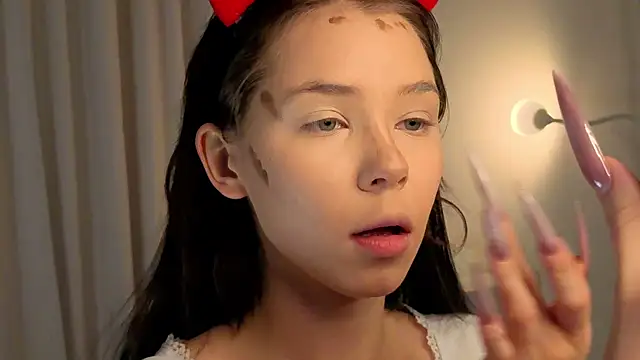 slyshypie online show from 11/28/25, 01:33