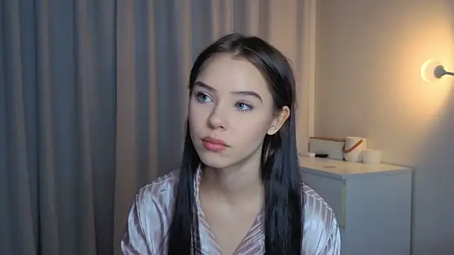 slyshypie online show from 12/17/25, 01:27