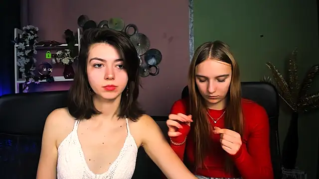 keylas moan online show from 11/25/25, 01:44