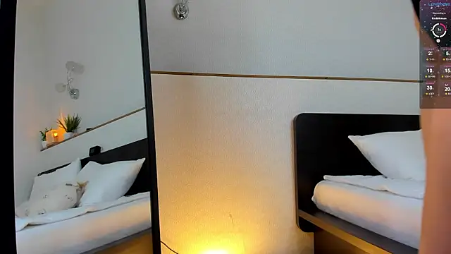 charlottacardi online show from 10/30/25, 03:16