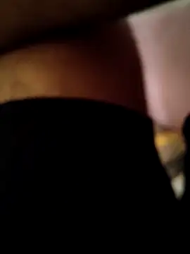 riyamore9623 online show from 10/28/25, 08:57