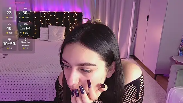 Lola Sparks online show from 09/27/25, 04:18