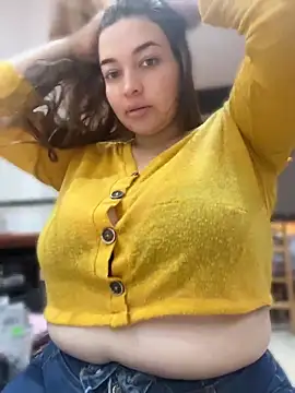 Snapshot of sarahreyess_11 chatting on 04/15/26, 11:05 sarahreyess 11 online show from 04/15/26, 11:05