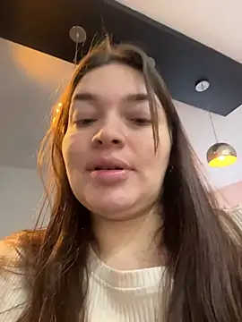 Snapshot of sarahreyess_11 chatting on 03/11/26, 10:31 sarahreyess 11 online show from 03/11/26, 10:31
