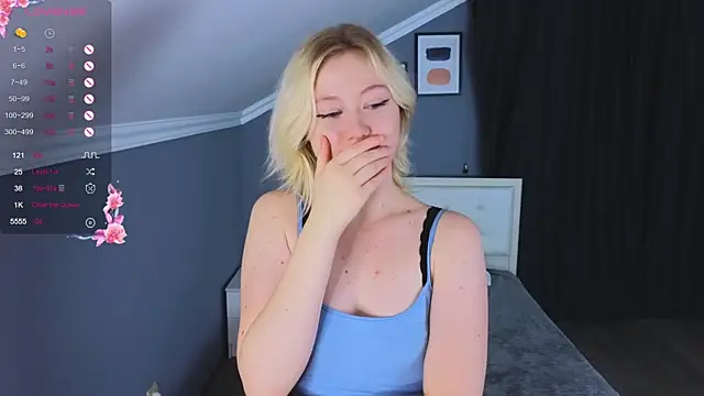 Snapshot of Violet_Willis chatting on 09/24/25, 03:07 Violet Willis online show from 09/24/25, 03:07