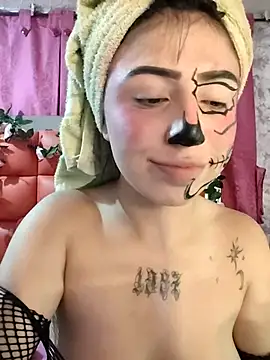 Snapshot of Kitty_Melodi chatting on 10/21/25, 09:09 Kitty Melodi online show from 10/21/25, 09:09