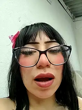 Snapshot of Kitty_Melodi chatting on 10/06/25, 09:15 Kitty Melodi online show from 10/06/25, 09:15