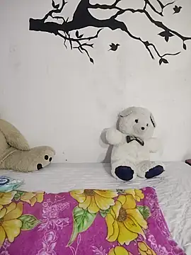 Snapshot of Kitty_Melodi chatting on 05/04/26, 11:35 Kitty Melodi online show from 05/04/26, 11:35