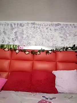 Snapshot of Kitty_Melodi chatting on 09/29/25, 09:05 Kitty Melodi online show from 09/29/25, 09:05