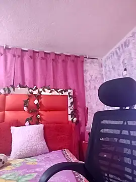 Snapshot of Kitty_Melodi chatting on 10/23/25, 09:08 Kitty Melodi online show from 10/23/25, 09:08