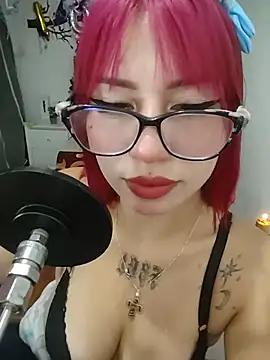 Snapshot of Kitty_Melodi chatting on 05/21/26, 11:40 Kitty Melodi online show from 05/21/26, 11:40
