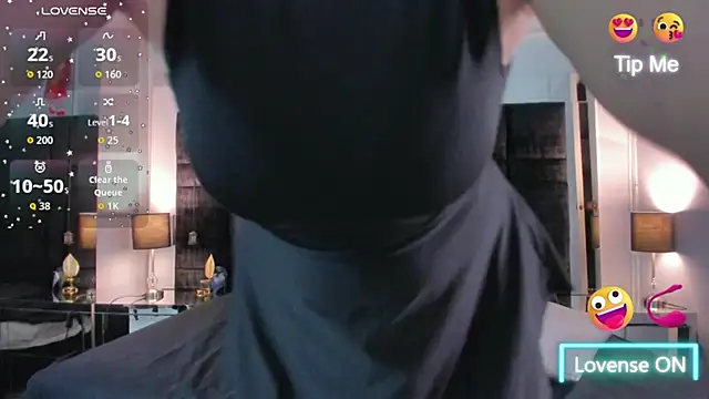 EvamilfXXX online show from 11/13/25, 11:58