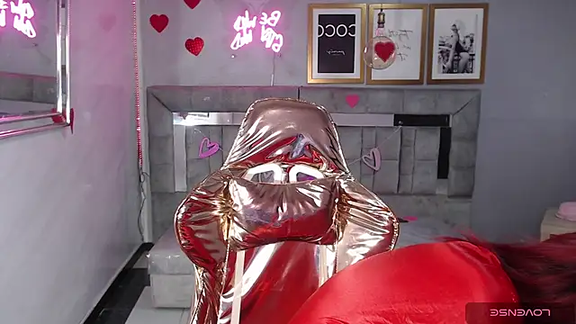 Snapshot of Red_Bunny_v chatting on 02/19/26, 01:24 Red Bunny v online show from 02/19/26, 01:24