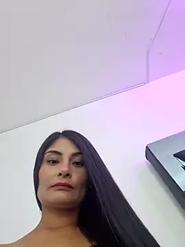 Snapshot of LaiaTorres1 chatting on 09/22/25, 09:59 LaiaTorres1 online show from 09/22/25, 09:59