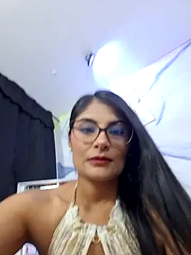 Snapshot of LaiaTorres1 chatting on 09/15/25, 10:26 LaiaTorres1 online show from 09/15/25, 10:26