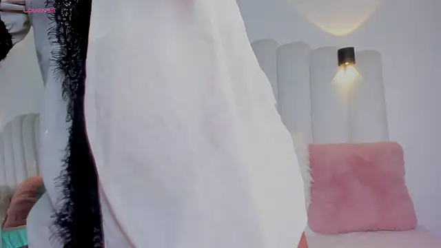 danna ross25 online show from 12/16/25, 01:21