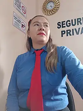 Snapshot of Hannah-colx chatting on 06/09/26, 01:34 Hannah-colx online show from 06/09/26, 01:34