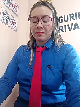 Hannah-colx online show from 11/18/25, 04:43