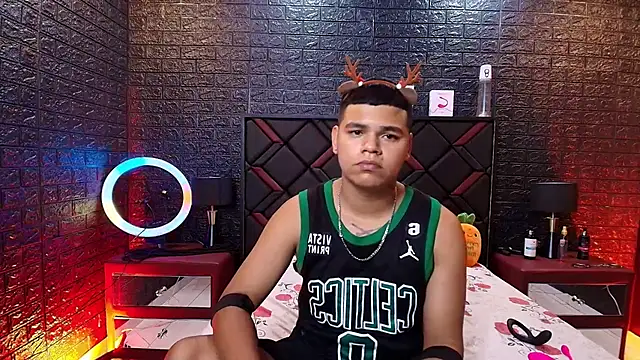 DannySamm online show from 12/19/25, 03:54