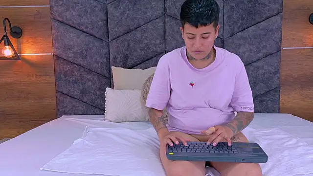 ScarlettVex   online show from 10/02/25, 07:39