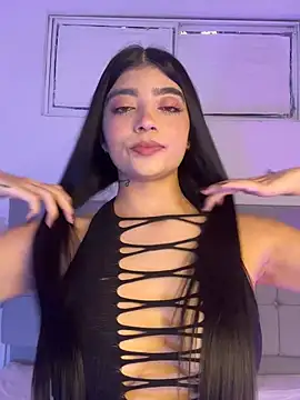 Snapshot of Sarahlopezz chatting on 06/23/26, 03:37 Sarahlopezz online show from 06/23/26, 03:37