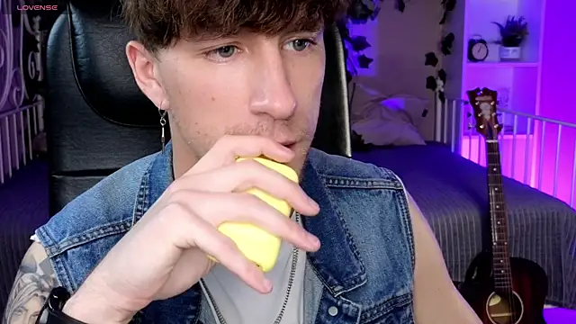 mark caron online show from 10/17/25, 08:32