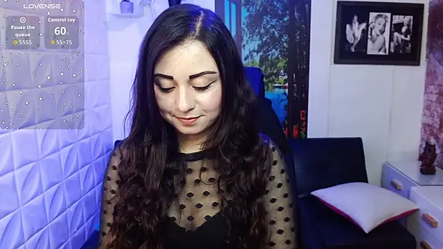 Eva Roussell online show from 11/13/25, 04:00