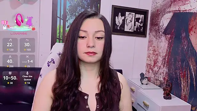 Snapshot of Eva_Roussell chatting on 06/18/26, 03:17 Eva Roussell online show from 06/18/26, 03:17