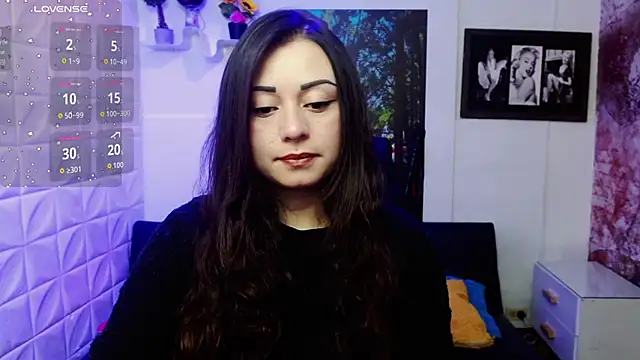 Eva Roussell online show from 11/04/25, 02:43