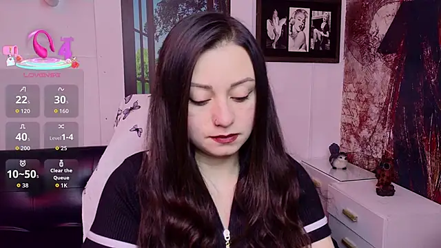 Snapshot of Eva_Roussell chatting on 06/17/26, 03:11 Eva Roussell online show from 06/17/26, 03:11