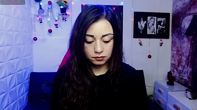 Eva Roussell online show from 12/05/25, 02:37