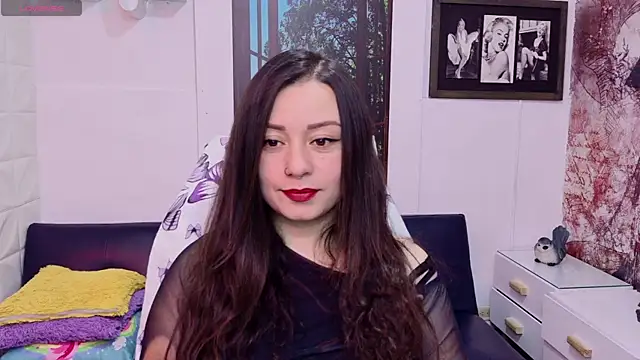 Snapshot of Eva_Roussell chatting on 05/25/26, 03:11 Eva Roussell online show from 05/25/26, 03:11
