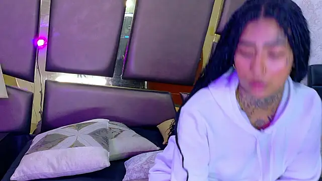 EmilieLake online show from 03/12/26, 07:40