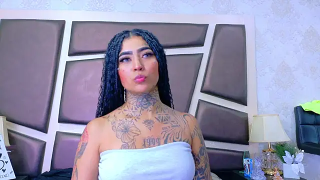 EmilieLake online show from 05/08/26, 07:28