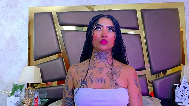 EmilieLake online show from 04/23/26, 07:37
