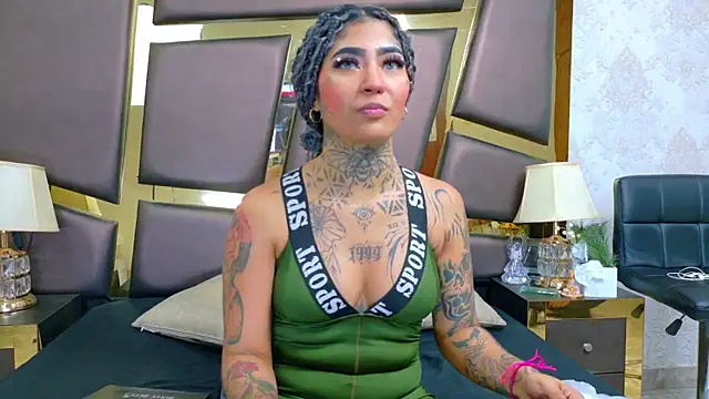 EmilieLake online show from 02/14/26, 08:42