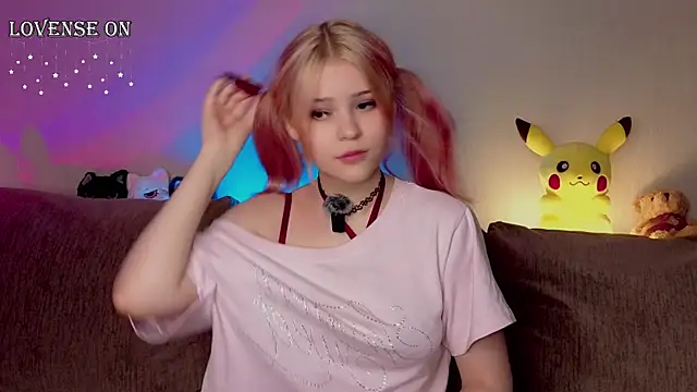 RavenKitten  online show from 06/05/26, 02:38