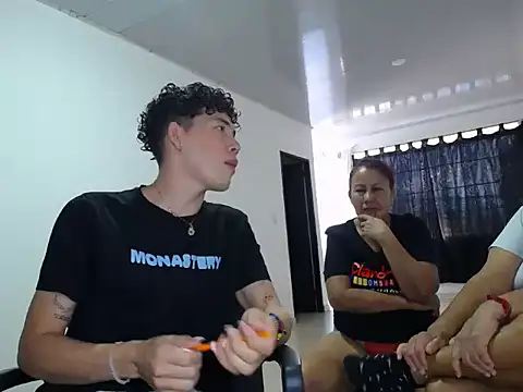 Snapshot of brutal_dirty_sex chatting on 09/09/25, 09:46 brutal dirty sex online show from 09/09/25, 09:46