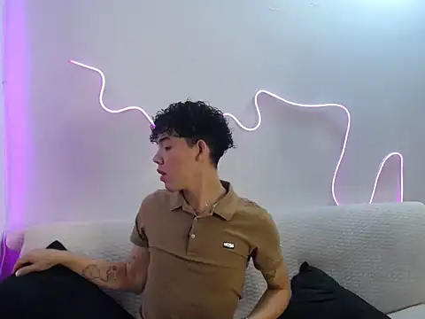 Snapshot of brutal_dirty_sex chatting on 09/21/25, 02:22 brutal dirty sex online show from 09/21/25, 02:22