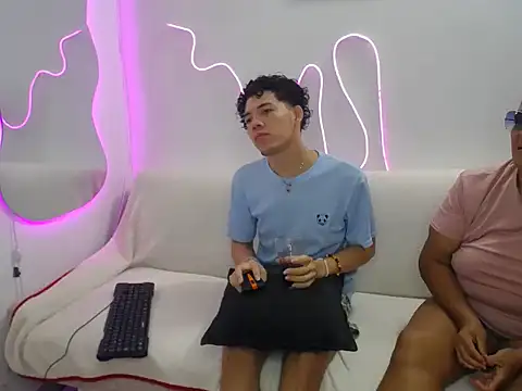 Snapshot of brutal_dirty_sex chatting on 10/11/25, 09:16 brutal dirty sex online show from 10/11/25, 09:16